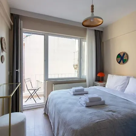 Energetic Cute 1br W/ Ac & Balcony Apartamento
