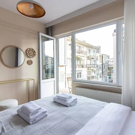 Lejlighed Energetic Cute 1br W/ Ac & Balcony *